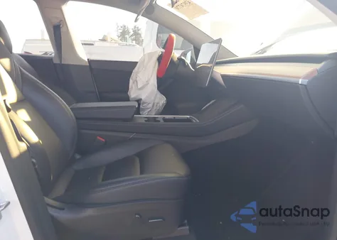 2022 Tesla Model Y Performance Dual Motor All-Wheel Drive z USA, uszkodzony, nr VIN 7SAYGDEF1NF375927